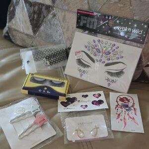 NWT 7 Piece Accessory Bundle